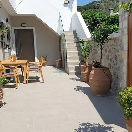 Casa Sofia, By Hellocrete * Spílion