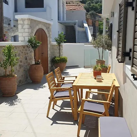 Casa Sofia, By Hellocrete Spílion